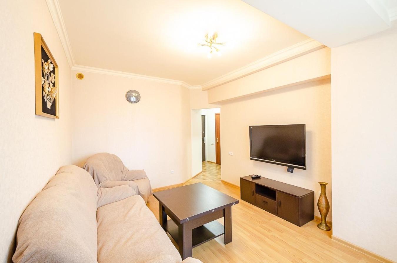 Excellent Apartment In The Center Of The Capital.Amiryan Jerevan Buitenkant foto